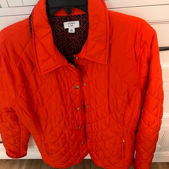 Crown and Ivy quilted jackets with gold accent buttons and zippers Barn Jacket - Picture 1 of 9